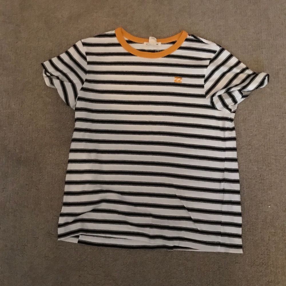 black and white striped tee. yellow rim
